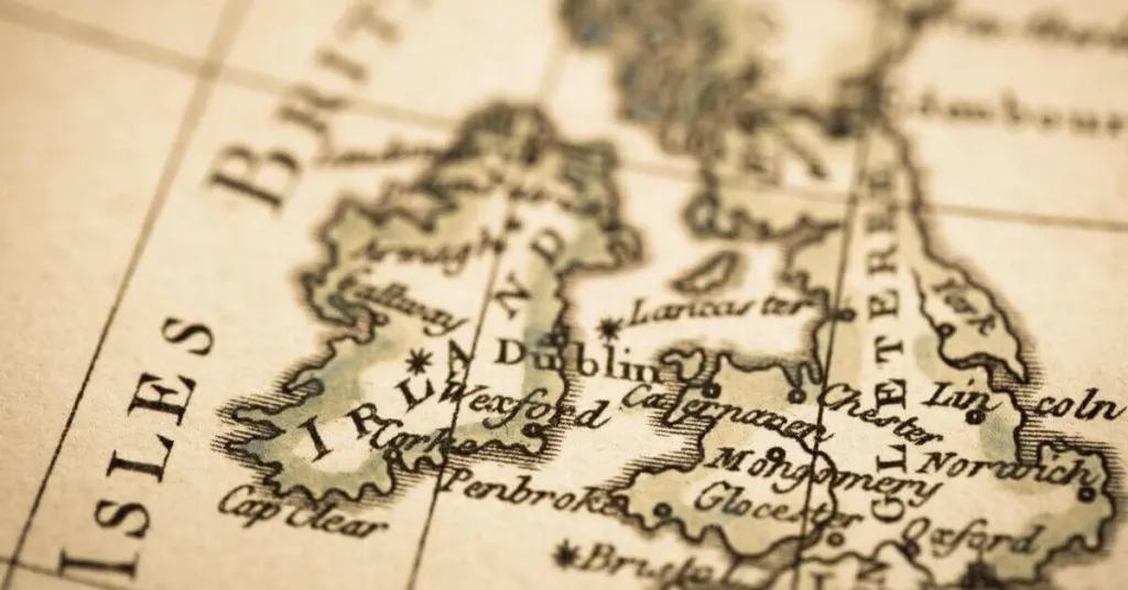 eine alte Karte von Irland und Großbritannien