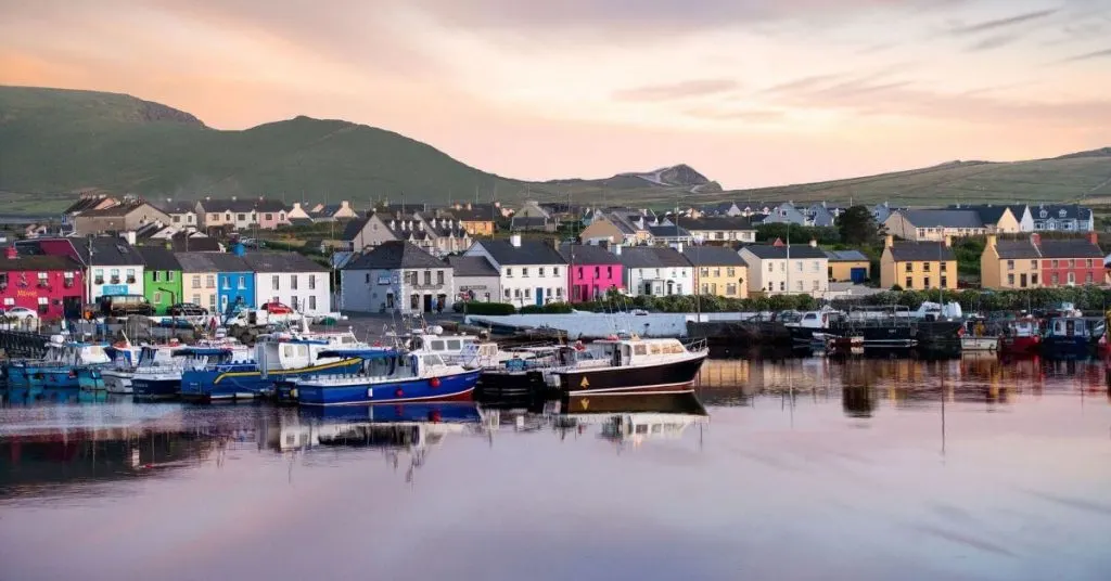 Blick auf den Hafen von Portmagee County Kerry Irland
