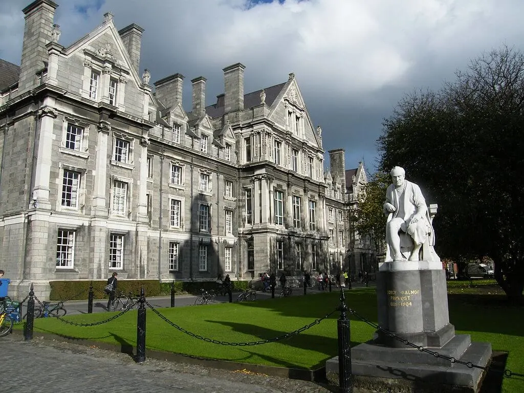 Graduates Memorial Building im Trinity College Dublin