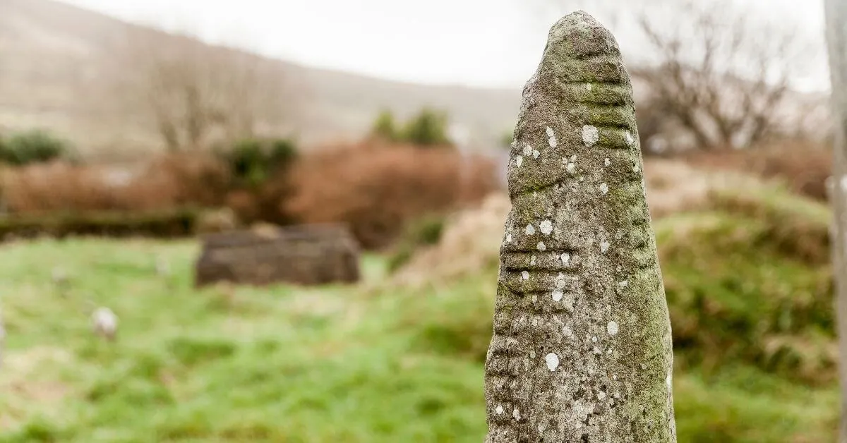 Ein Ogham-Stein in Dingle, County Kerry.