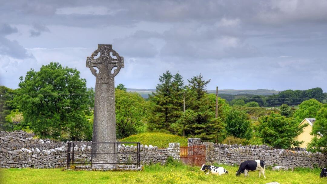 The High Cross in Kilfenora, County Clare i