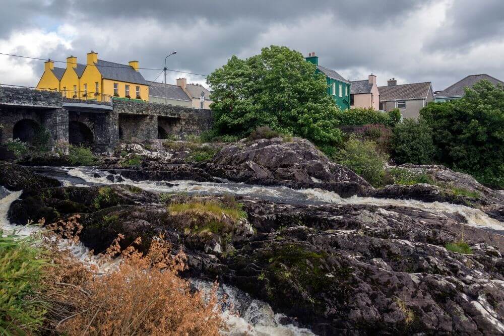 The town of Sneem is just one of the places to stop en route.