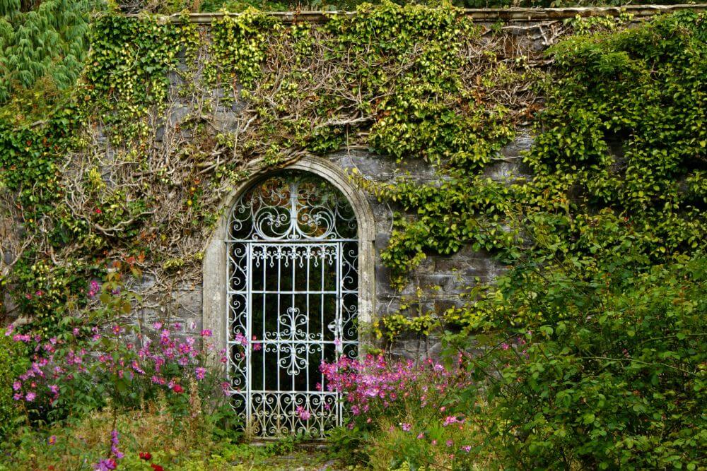 Der ummauerte Garten auf Garinish Island. 