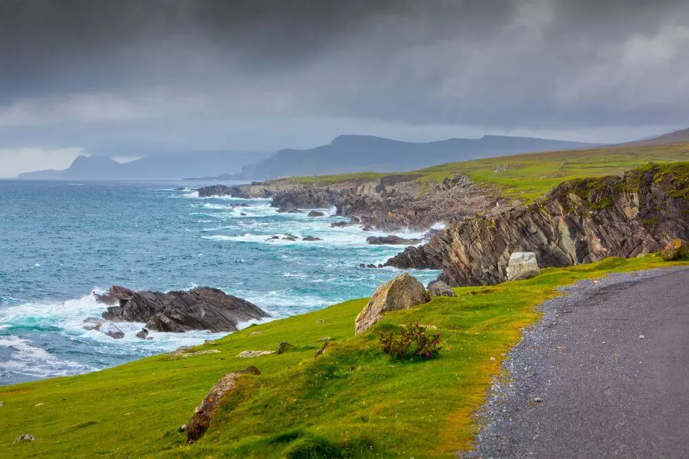 Une vue du magnifique paysage marin de l'île d'Achill.