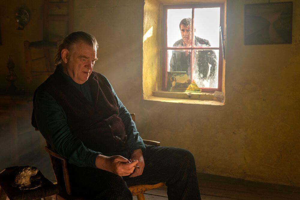 Brendan Gleeson and Colin Farrell in the film THE BANSHEES OF INISHERIN. 