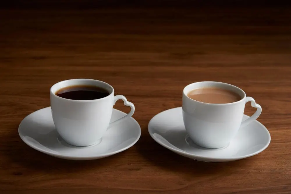 Zu einem Irish Breakfast gehört traditionell Tee, obwohl manche Menschen auch Kaffee bevorzugen.