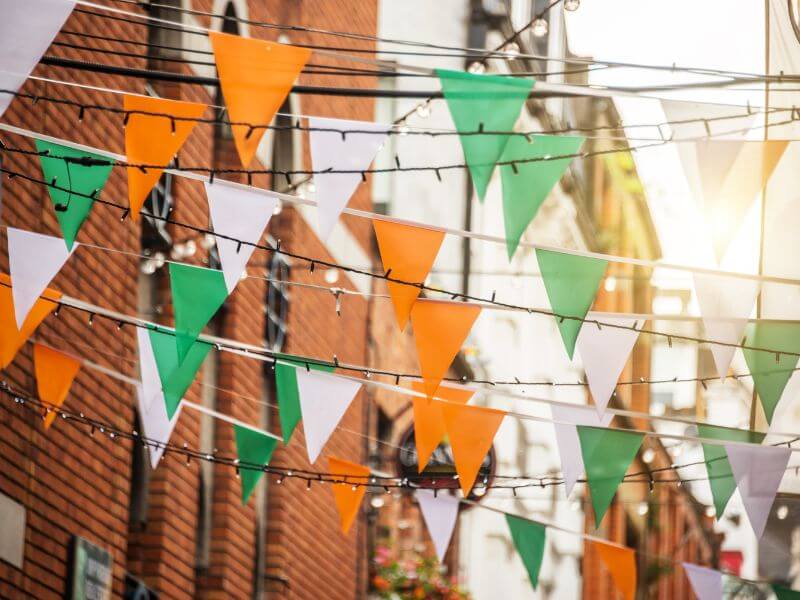 Irische Flaggen in Dublin für den St. Patrick's Day