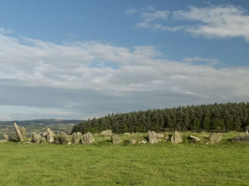 Der Steinkreis von Beltany in der Grafschaft Donegal ist seit langem mit dem Fest Beltane verbunden. 