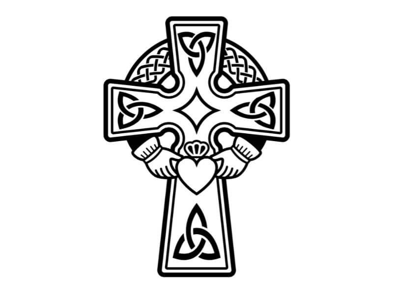 Beispiel für das Claddagh-Muster, das in ein keltisches Kreuz integriert ist