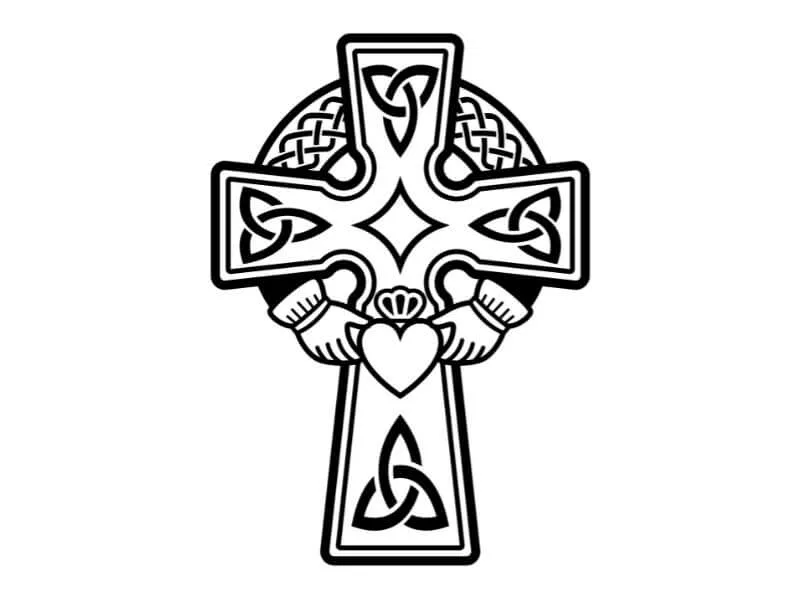 Beispiel für ein personalisiertes keltisches Kreuz-Tattoo mit dem Claddagh-Herz, den Händen und der Krone.