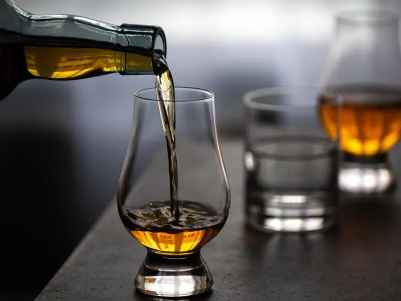 Whiskey ist in Irland ein beliebtes Getränk bei Totenwachen und Beerdigungen.